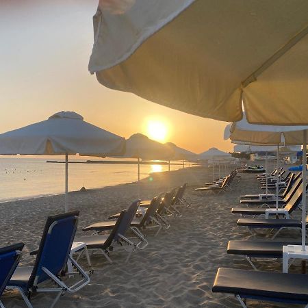Mikes On The Beach Hersonissos  Eksteriør billede